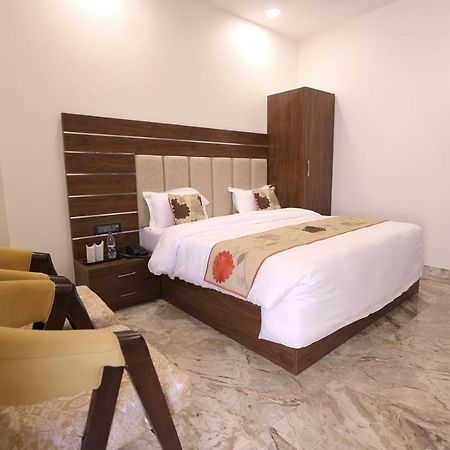 Hotel Guru Kripa Sadan Vrindāvan Zewnętrze zdjęcie