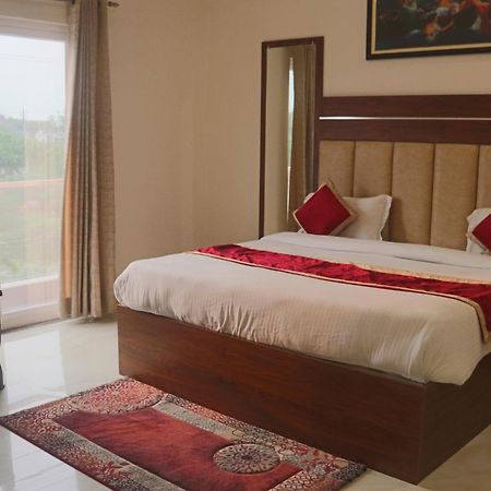 Hotel Guru Kripa Sadan Vrindāvan Zewnętrze zdjęcie