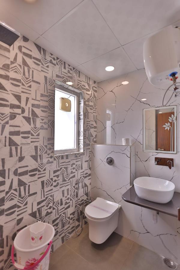Hotel Guru Kripa Sadan Vrindāvan Zewnętrze zdjęcie