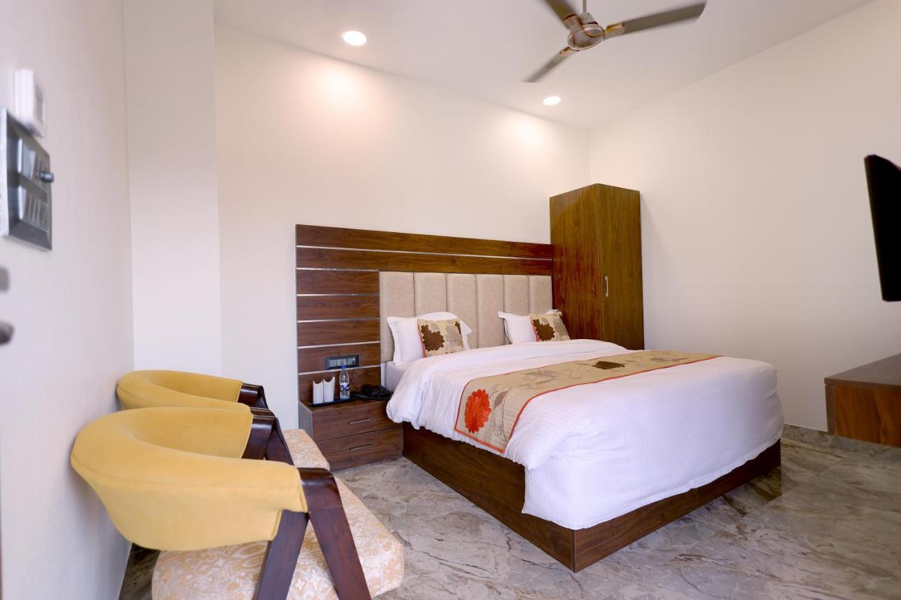 Hotel Guru Kripa Sadan Vrindāvan Zewnętrze zdjęcie