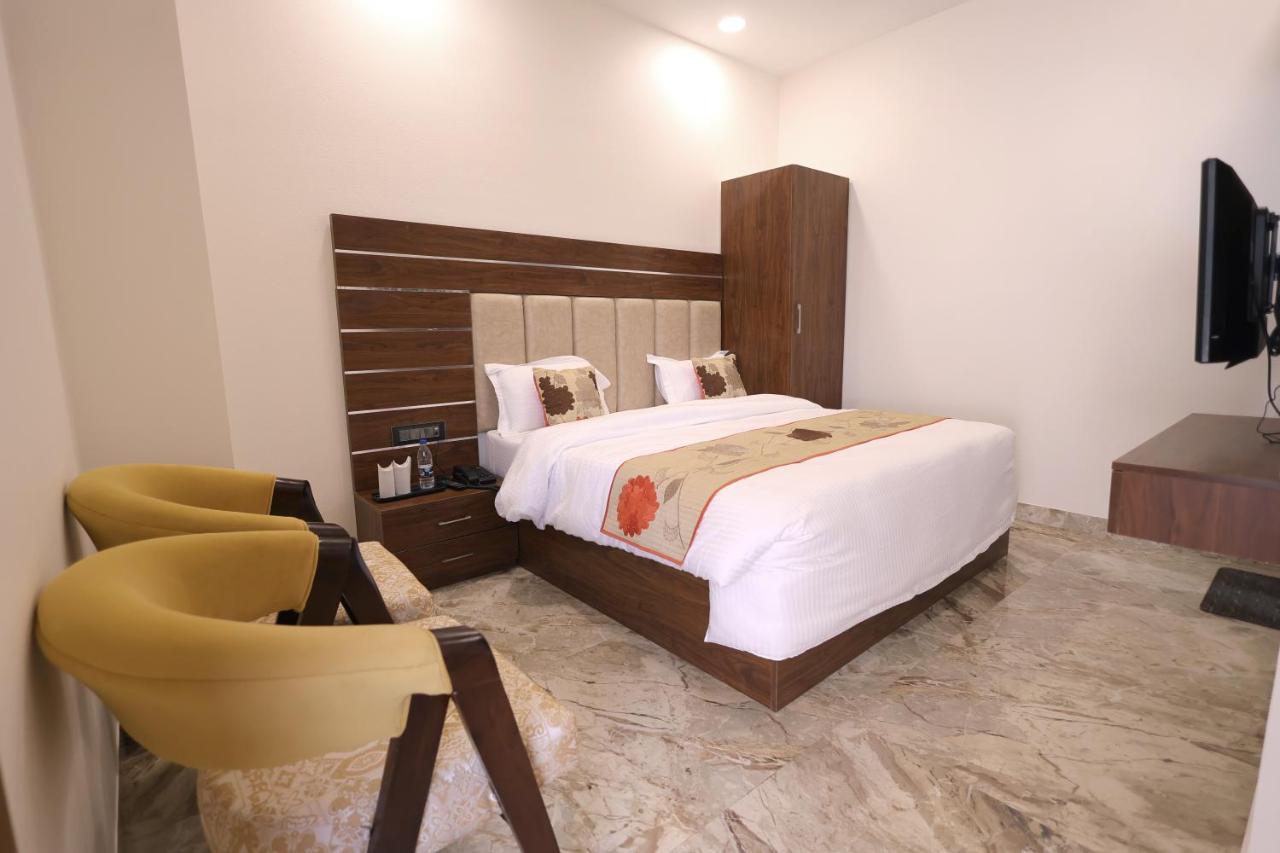 Hotel Guru Kripa Sadan Vrindāvan Zewnętrze zdjęcie