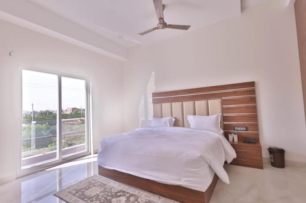 Hotel Guru Kripa Sadan Vrindāvan Zewnętrze zdjęcie