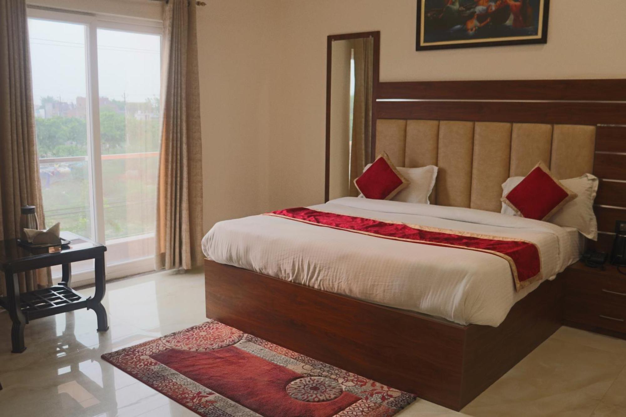 Hotel Guru Kripa Sadan Vrindāvan Zewnętrze zdjęcie