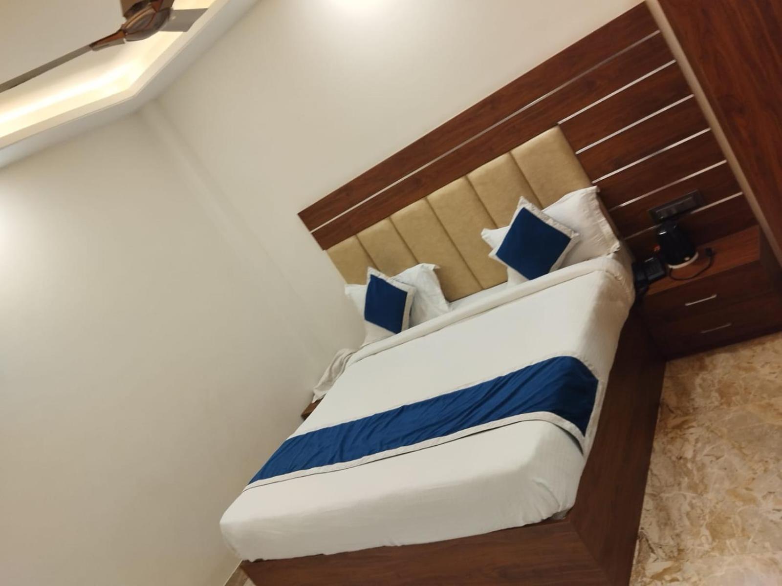 Hotel Guru Kripa Sadan Vrindāvan Zewnętrze zdjęcie